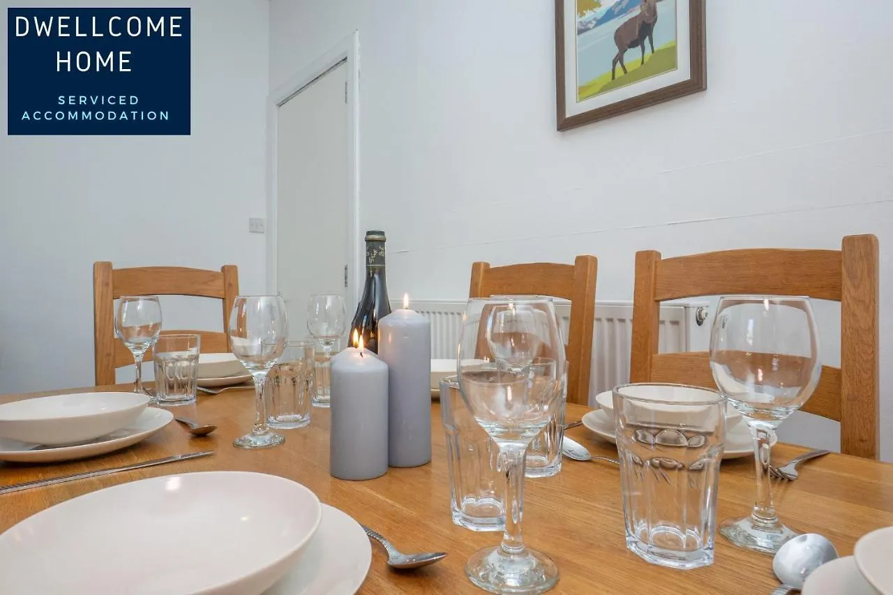 Free Parking - Dwellcome Home Ltd 3 Double Bedroom Apartment, Fast Wifi, Ideal For Long Term Contractor, Etc Stays, Regular Housekeeping Option - See Our Site For Assurance Aberdeen 0*,